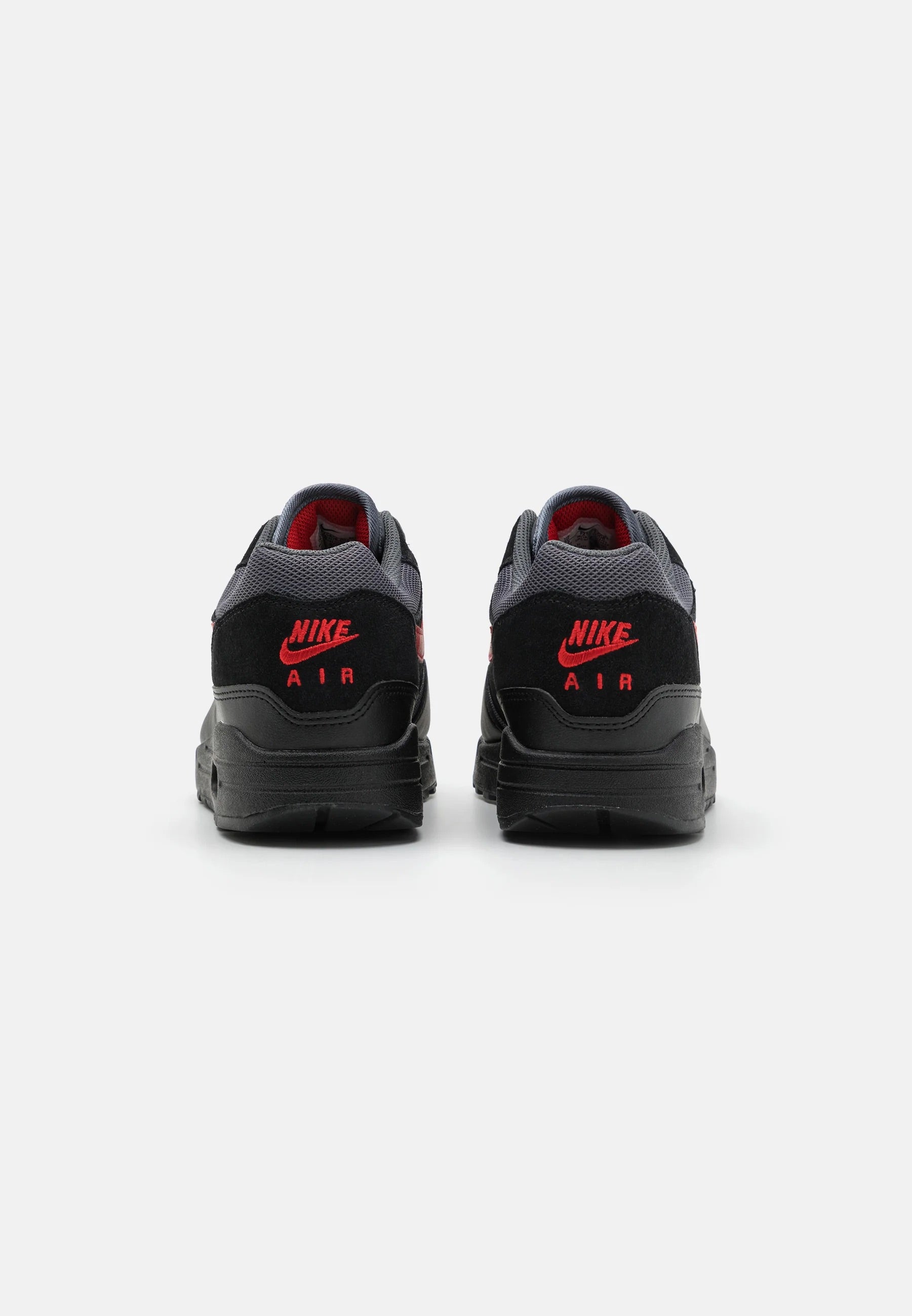Nike Air Max 1 Essential Vamps FZ5808-008 achterkant