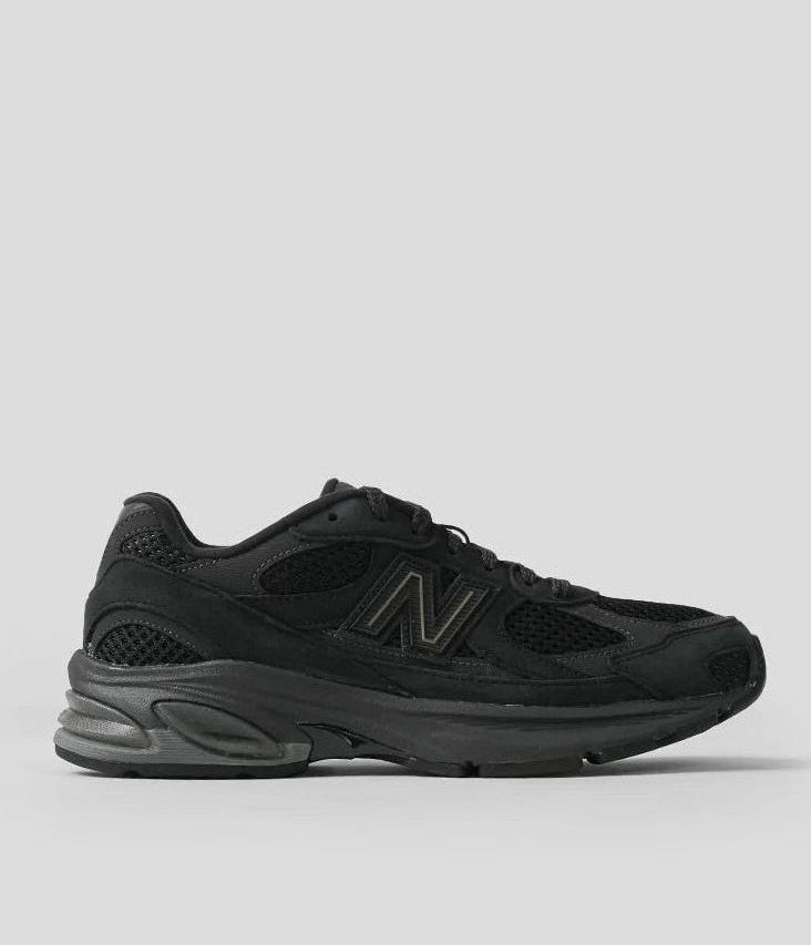 New Balance U2010 Black Cement U2010TTB – zijaanzicht