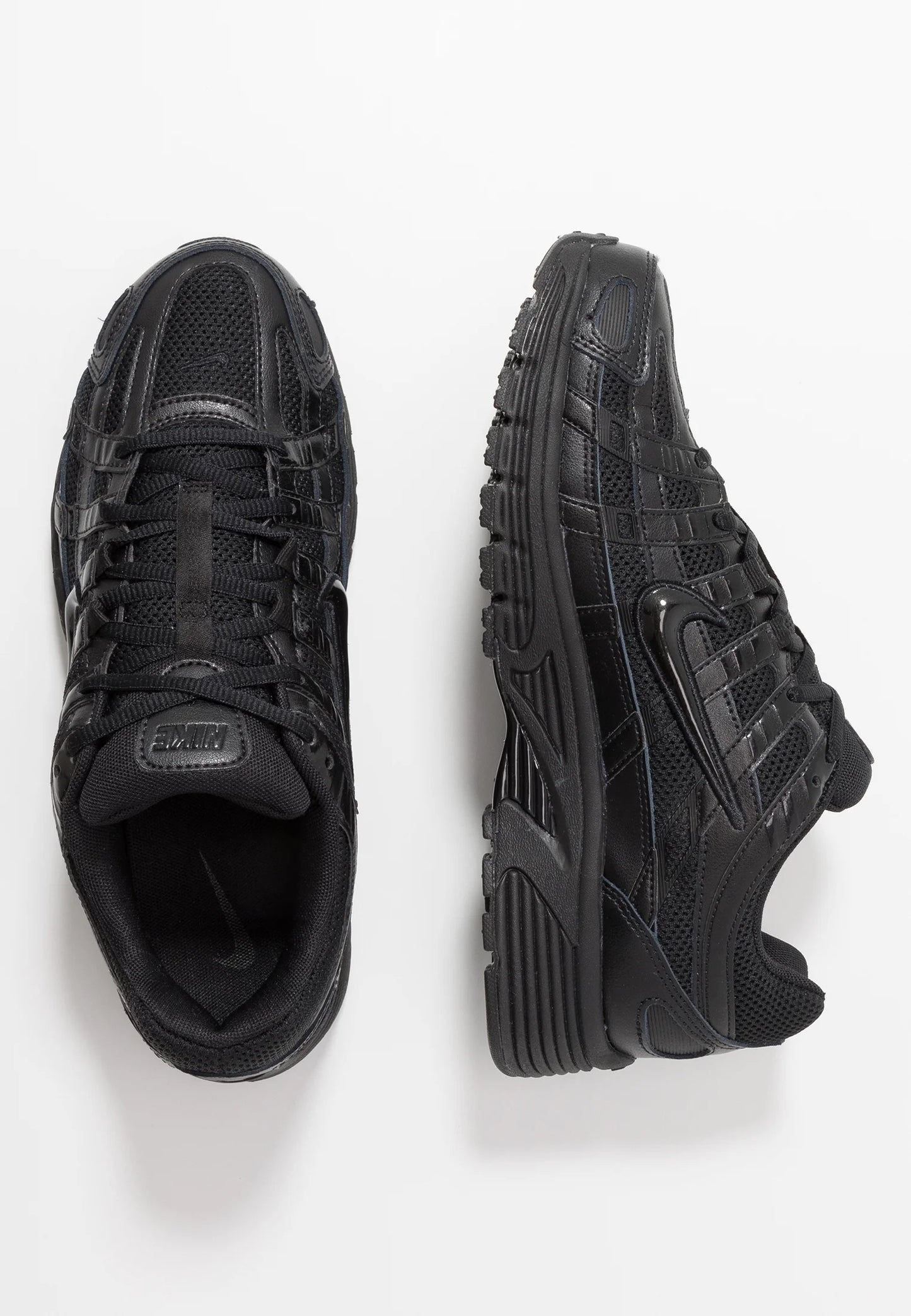 Nike P-6000 Triple Black bovenaanzicht