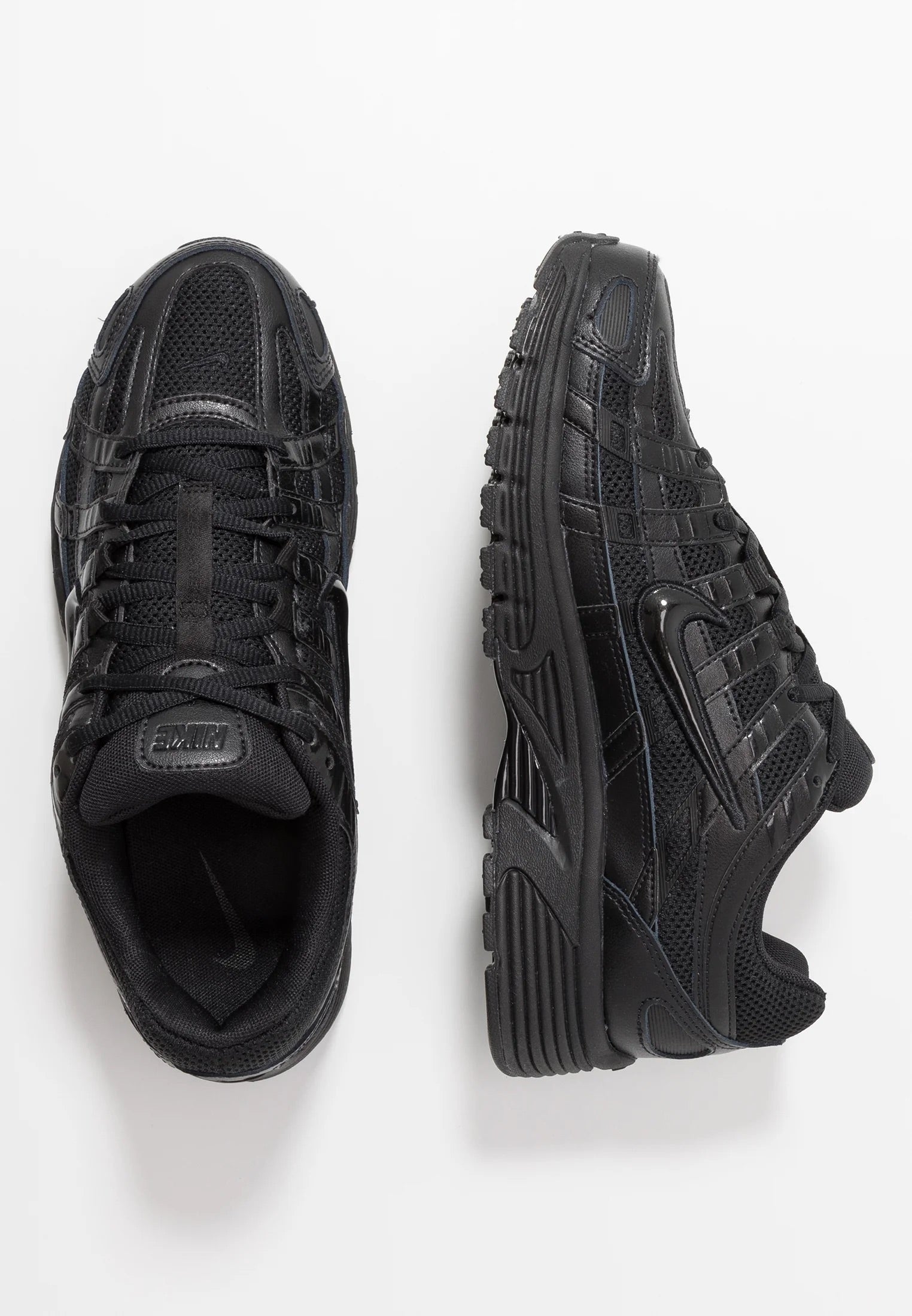 Nike P-6000 Triple Black bovenaanzicht