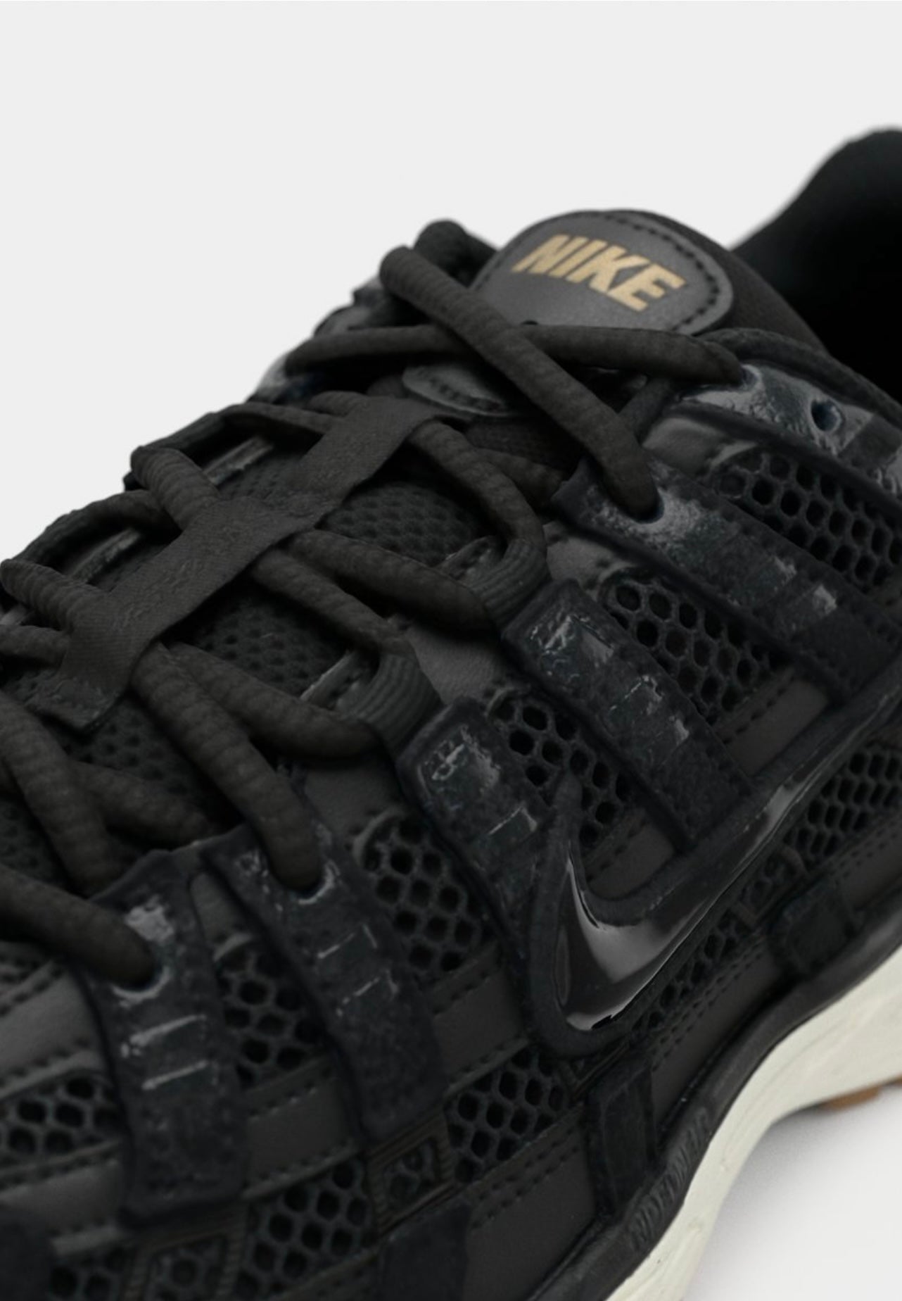 Nike P-6000 SE Black Metallic Gold Gum HF0015-001 detail