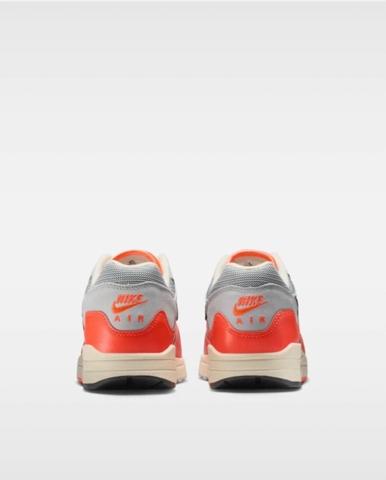 Patta x Nike Air Max 1 Hyper Crimson Black Pure Platinum II7055-800 hiel