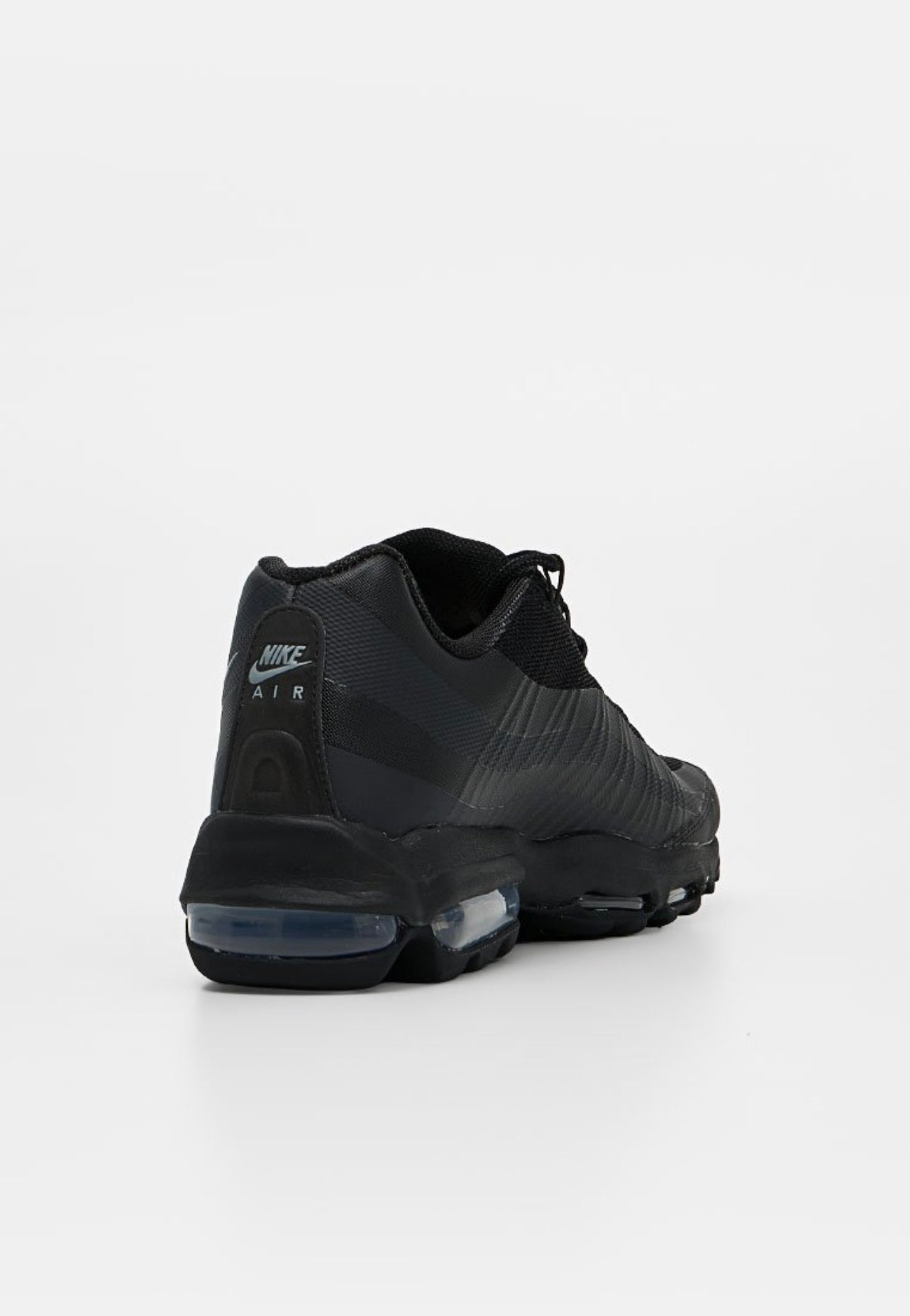 Nike Air Max 95 Ultra Triple Black IB7681-003 hiel