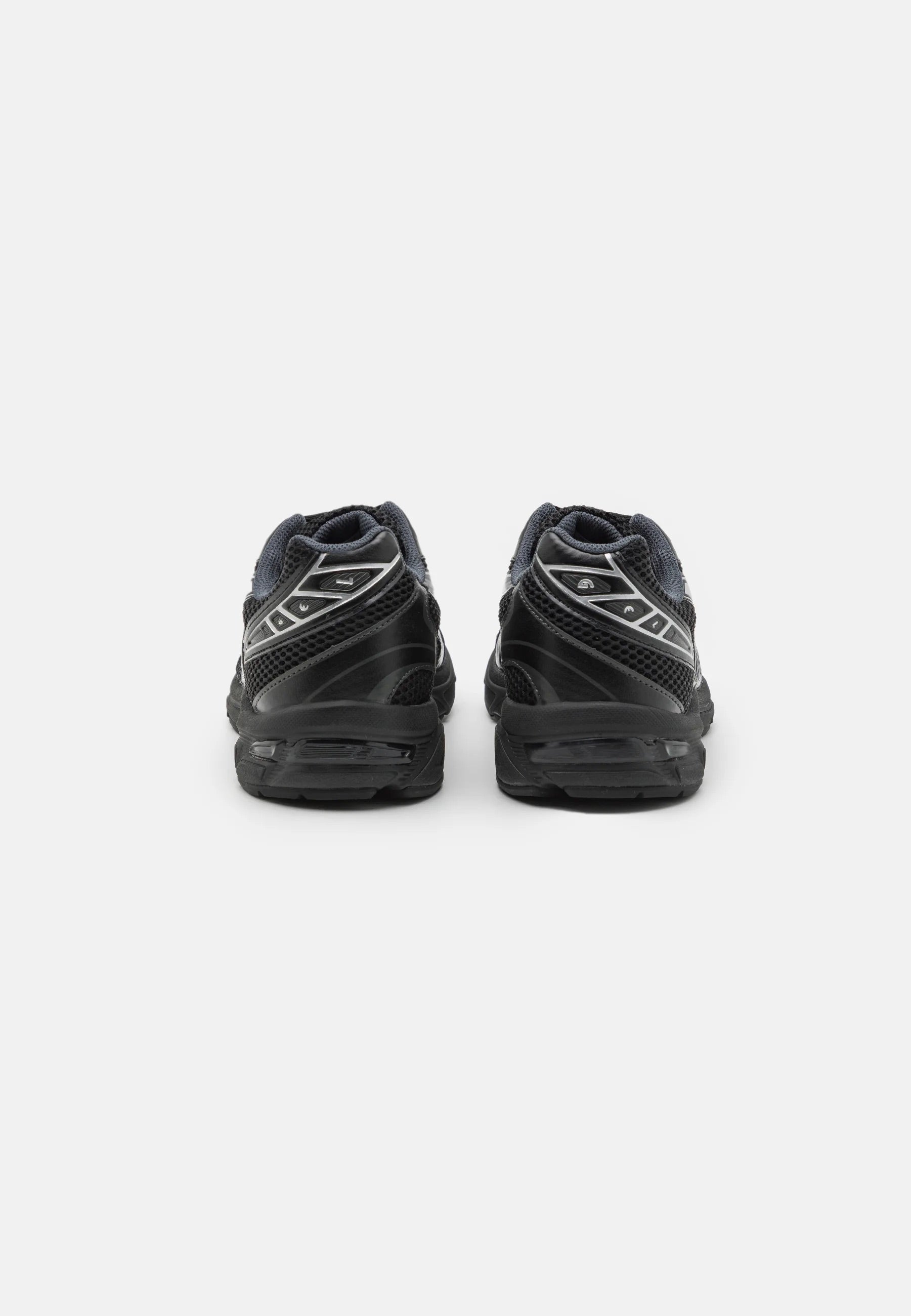 Asics GEL-1130 Black Pure Silver 1201A906-001 achterkant